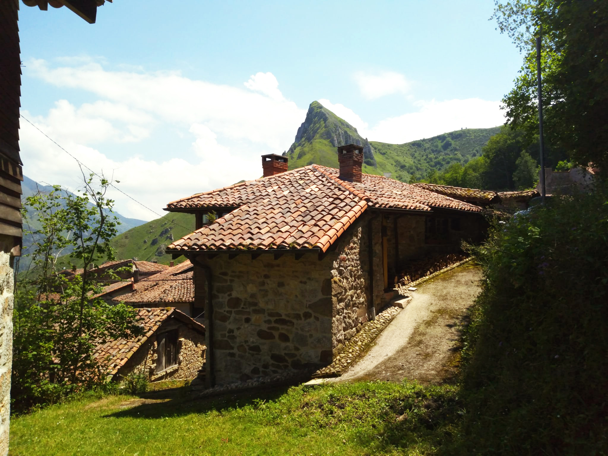 Iris de Paz – Casas Rurales en Asturias Iris de Paz en la ...